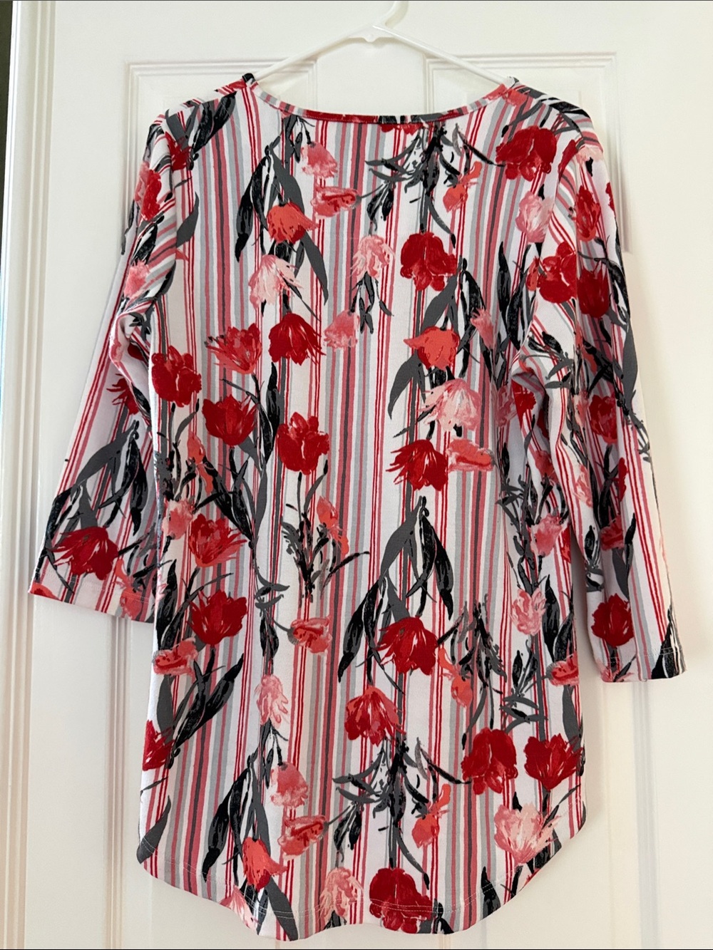 Denim&Co Red Floral Stripe 3/4 Sleeve Tunic - Picture 3 of 3